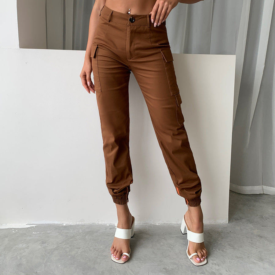 Pantalon Cargo Femme Coupe Ajustée - Style Streetwear Moderne et Tendance.